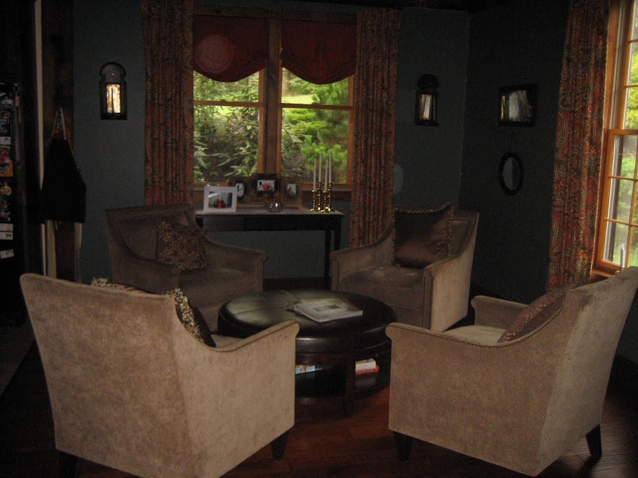 Living Room With Four Stairs