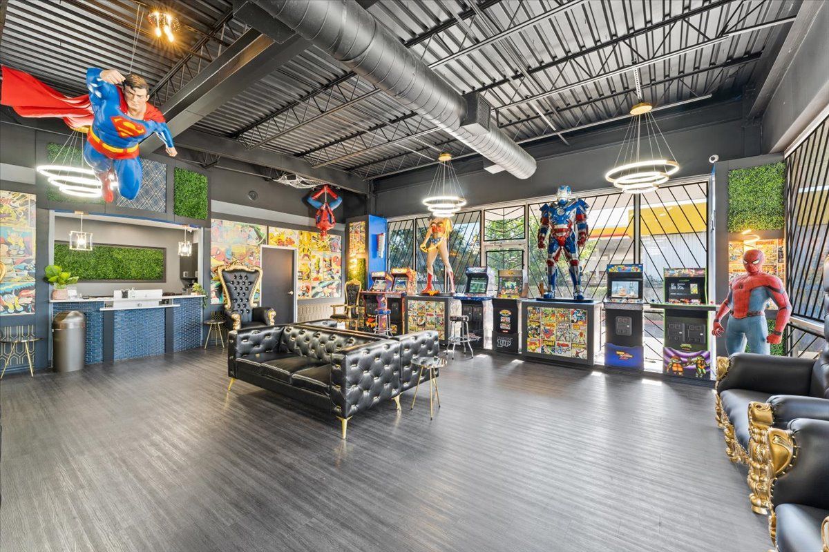 Super Dentist - Houston-Lobby- Arcade -HDTV