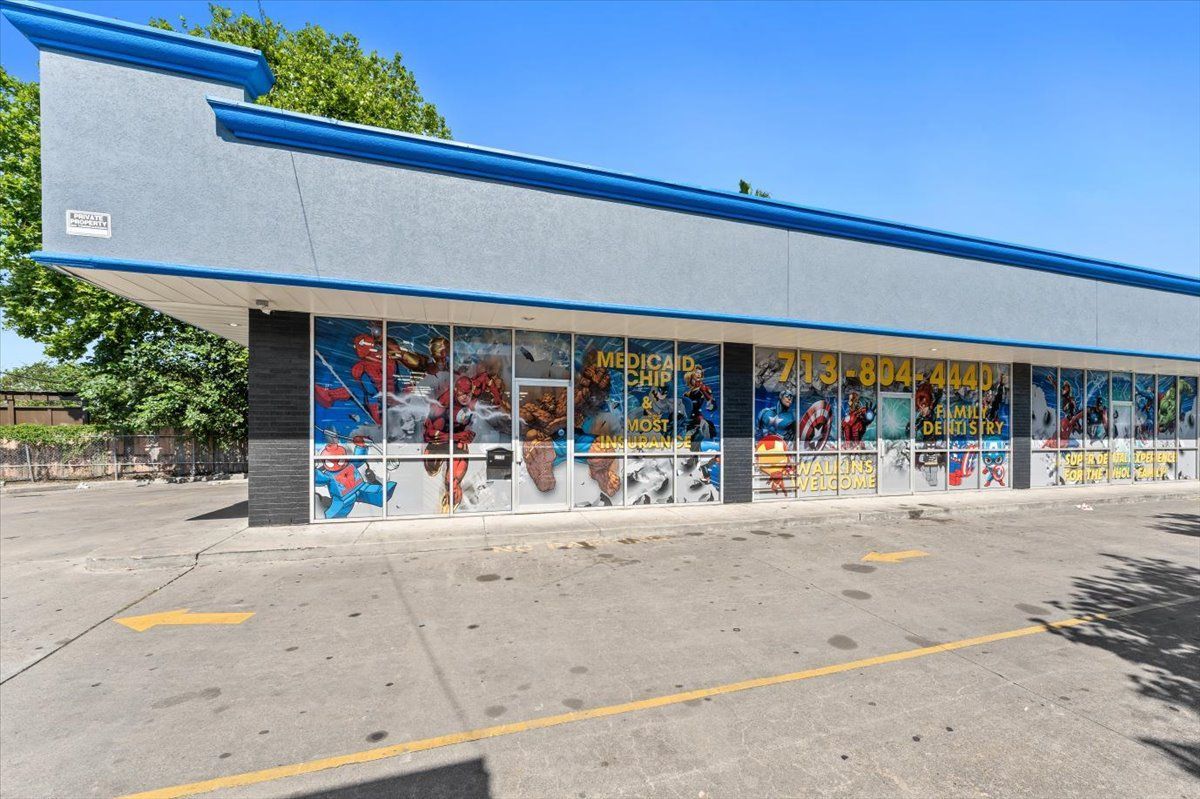 Super Dentist - Houston exterior