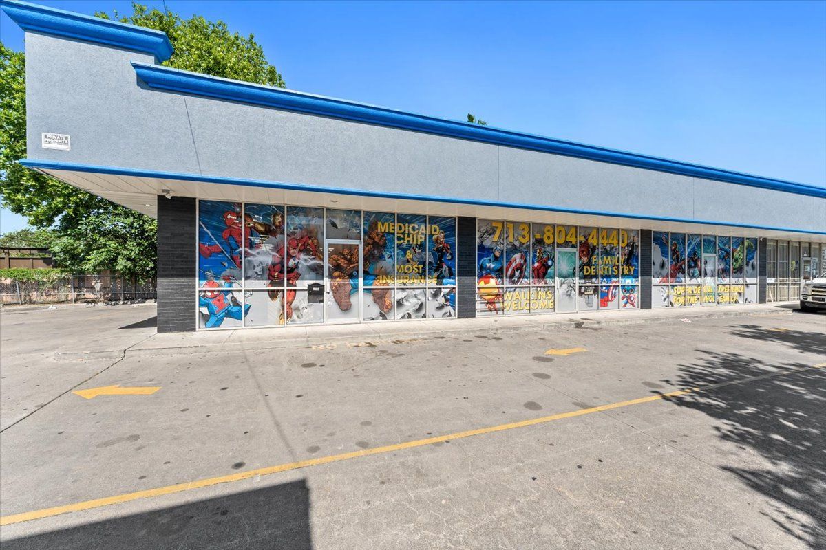 Super Dentist - Houston exterior