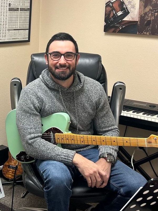 Brian Hunt | Guitar, Bass, and Ukulele Lessons at Main Street Music in Tracy, CA