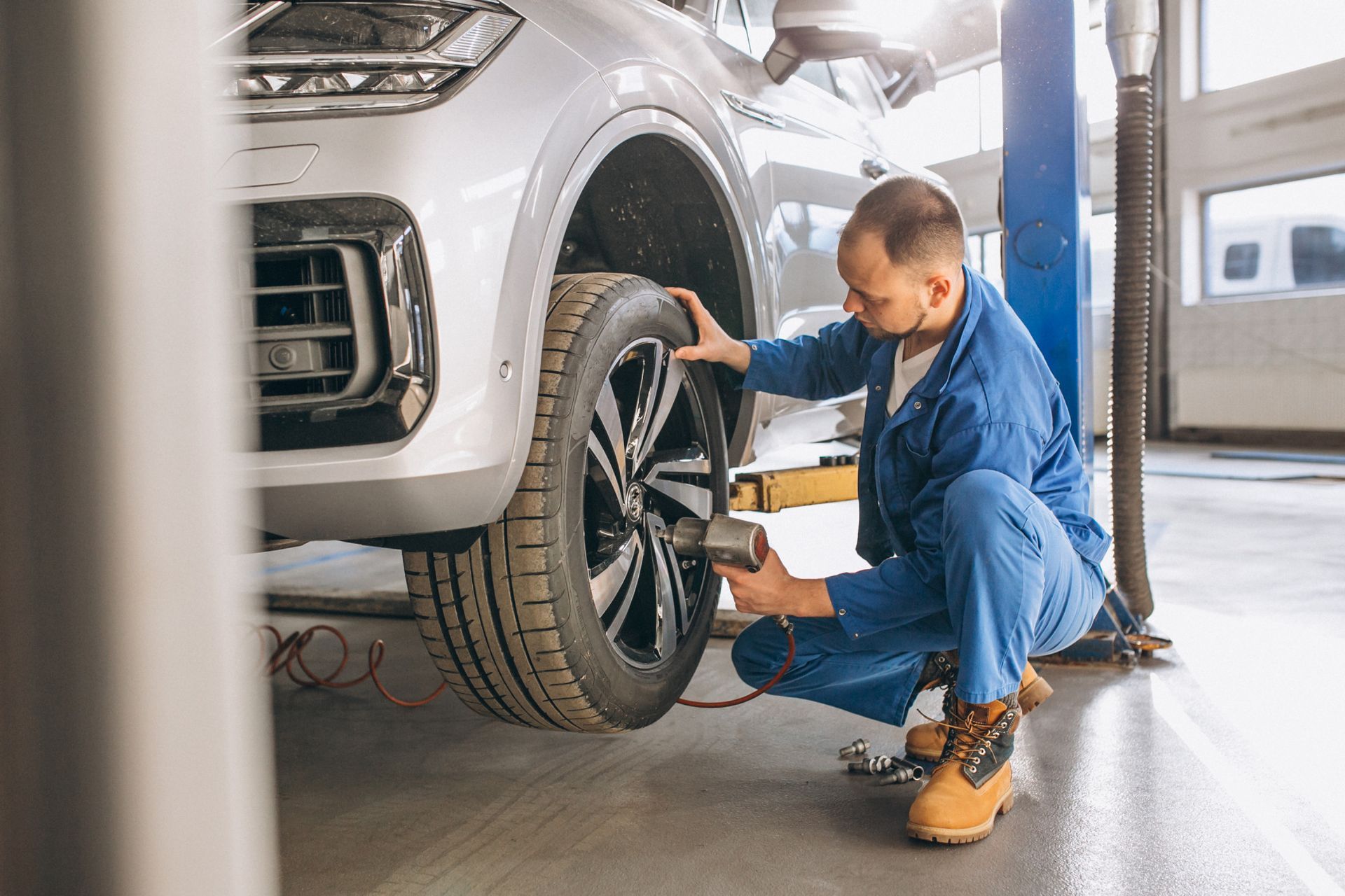 Flat Tire Repair in Selden, NY | Dee Pat's Awsomotive