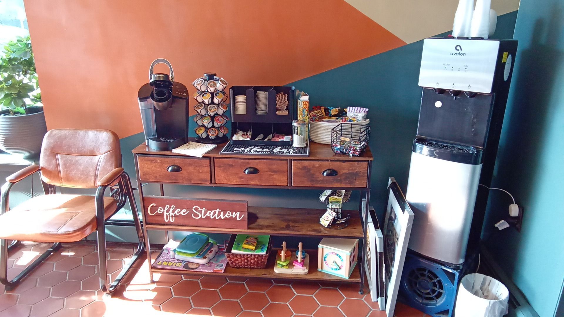 Customer Waiting Area With Coffee Station | Dee Pat's Awsomotive