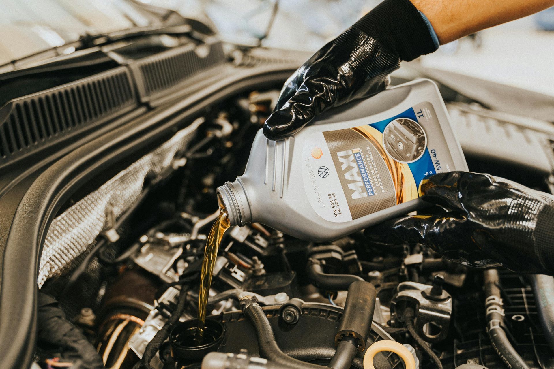 Oil Change in Selden, NY | Dee Pat's Awsomotive