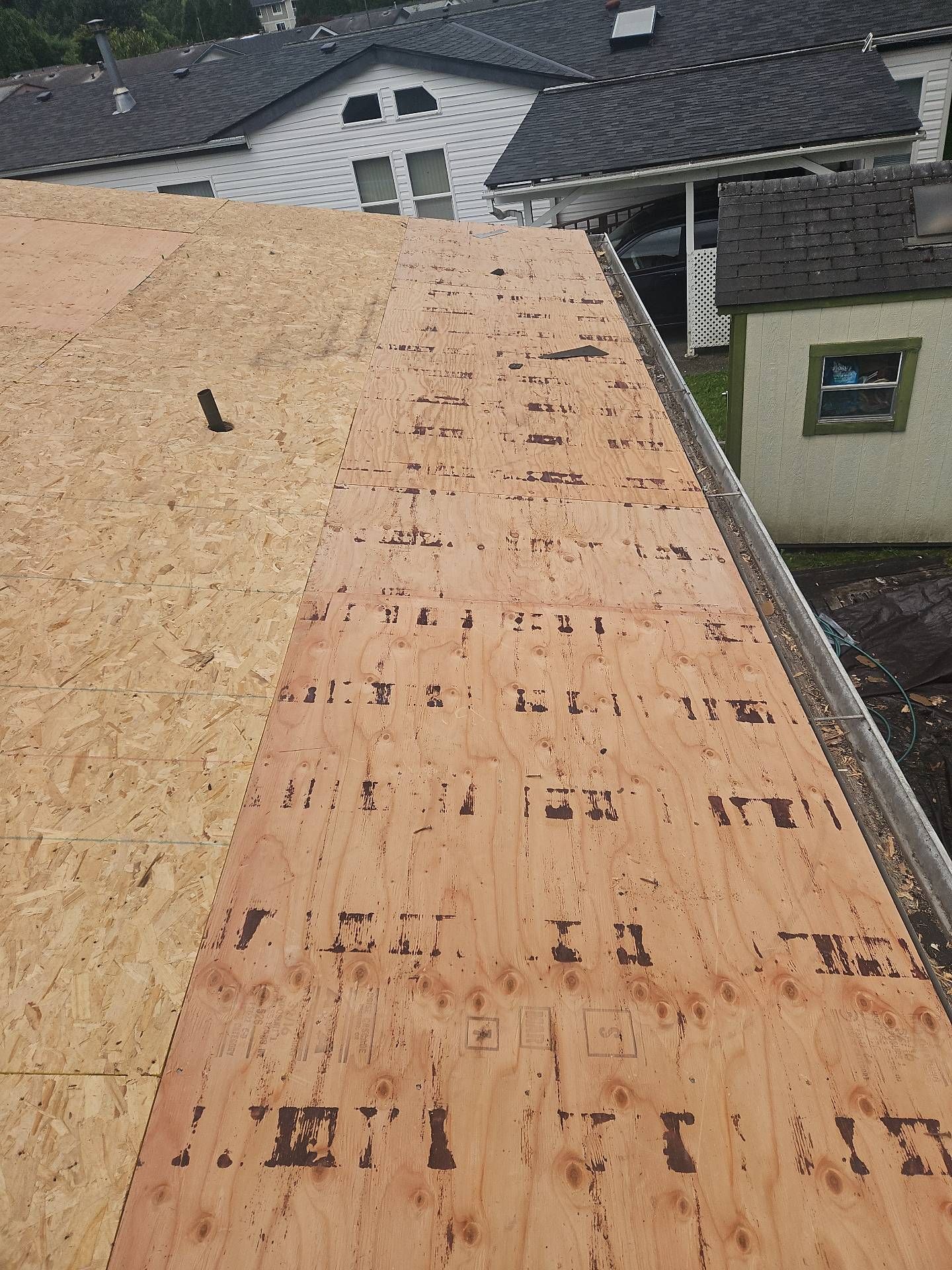 Installing Roof in Renton