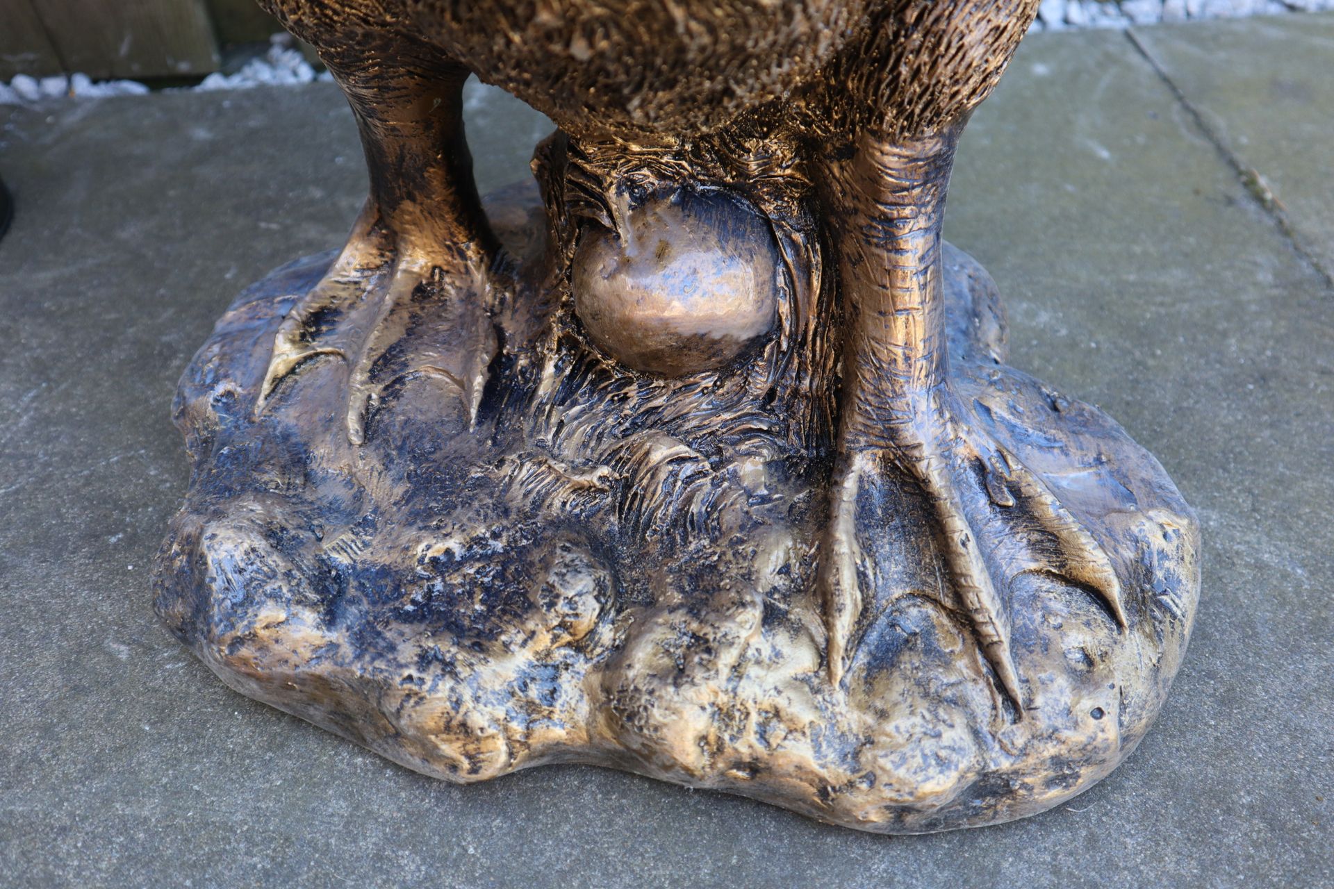 Staand gans beeld goud 78 cm luxe dierenbeeld tuin decoratie