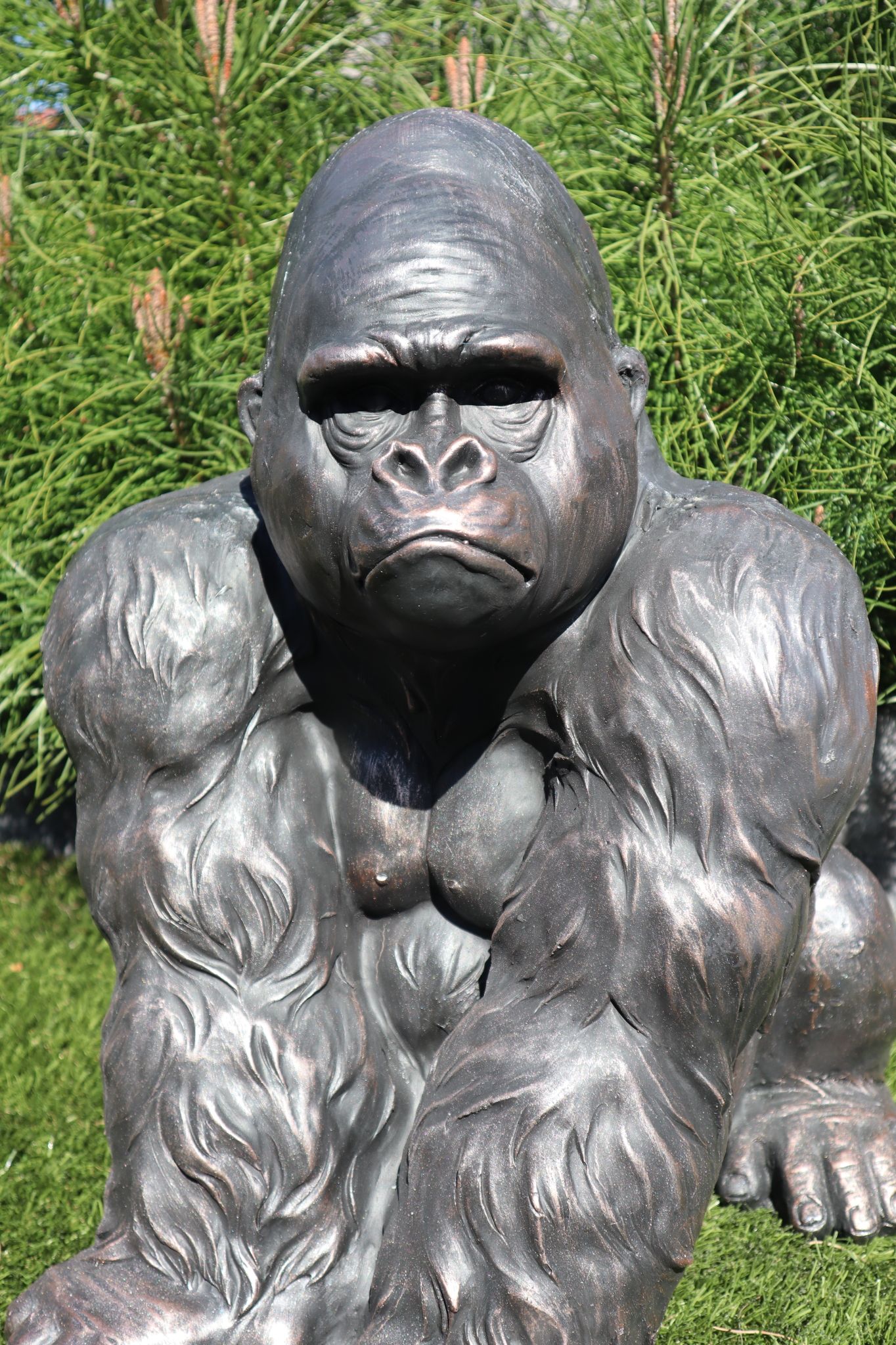 Gorilla beeld brons 58 cm luxe dierenbeeld voor tuin en interieur