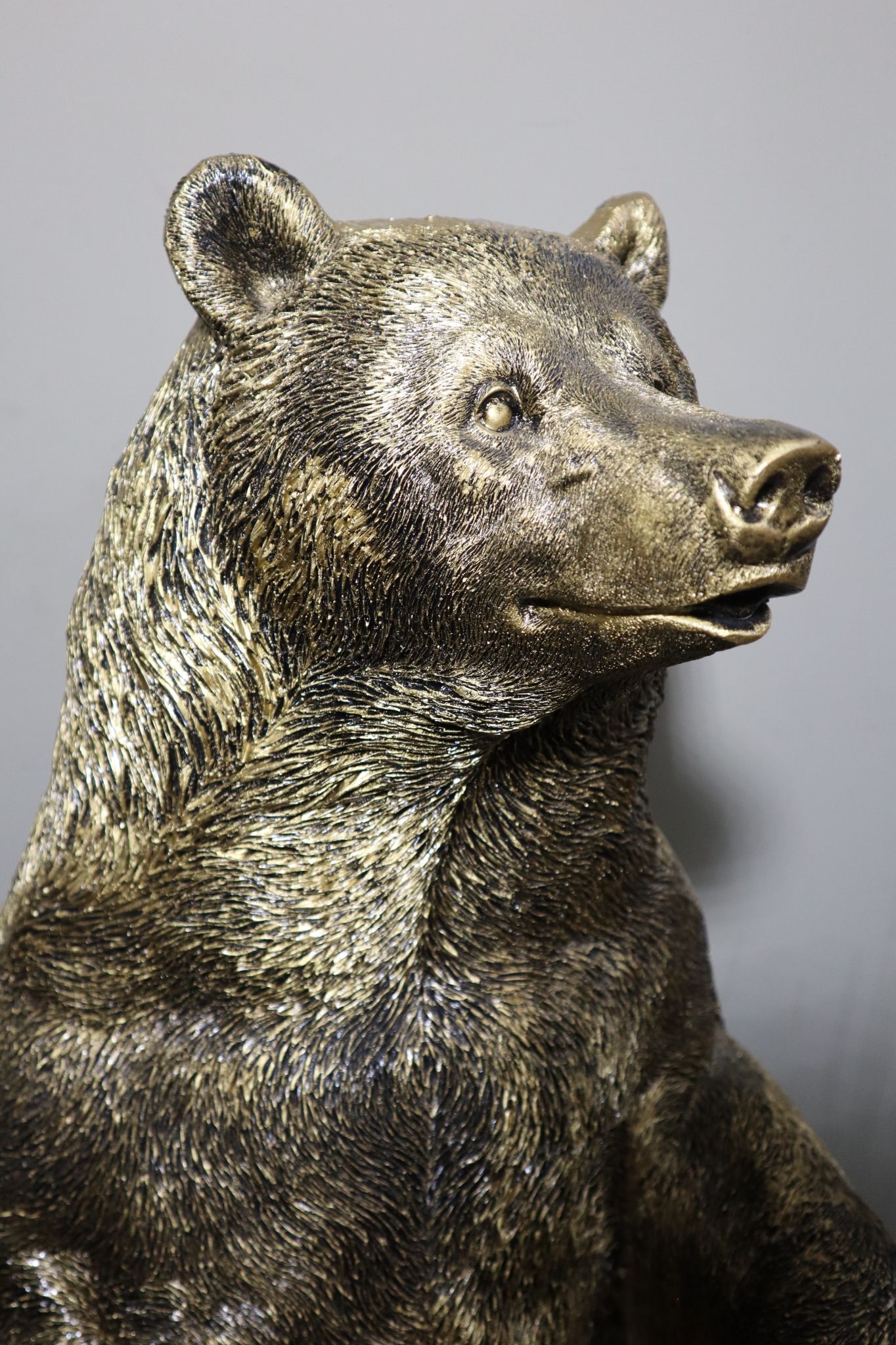 Beer dierenbeeld groot goud 119 cm staand eyecatcher tuin decoratie