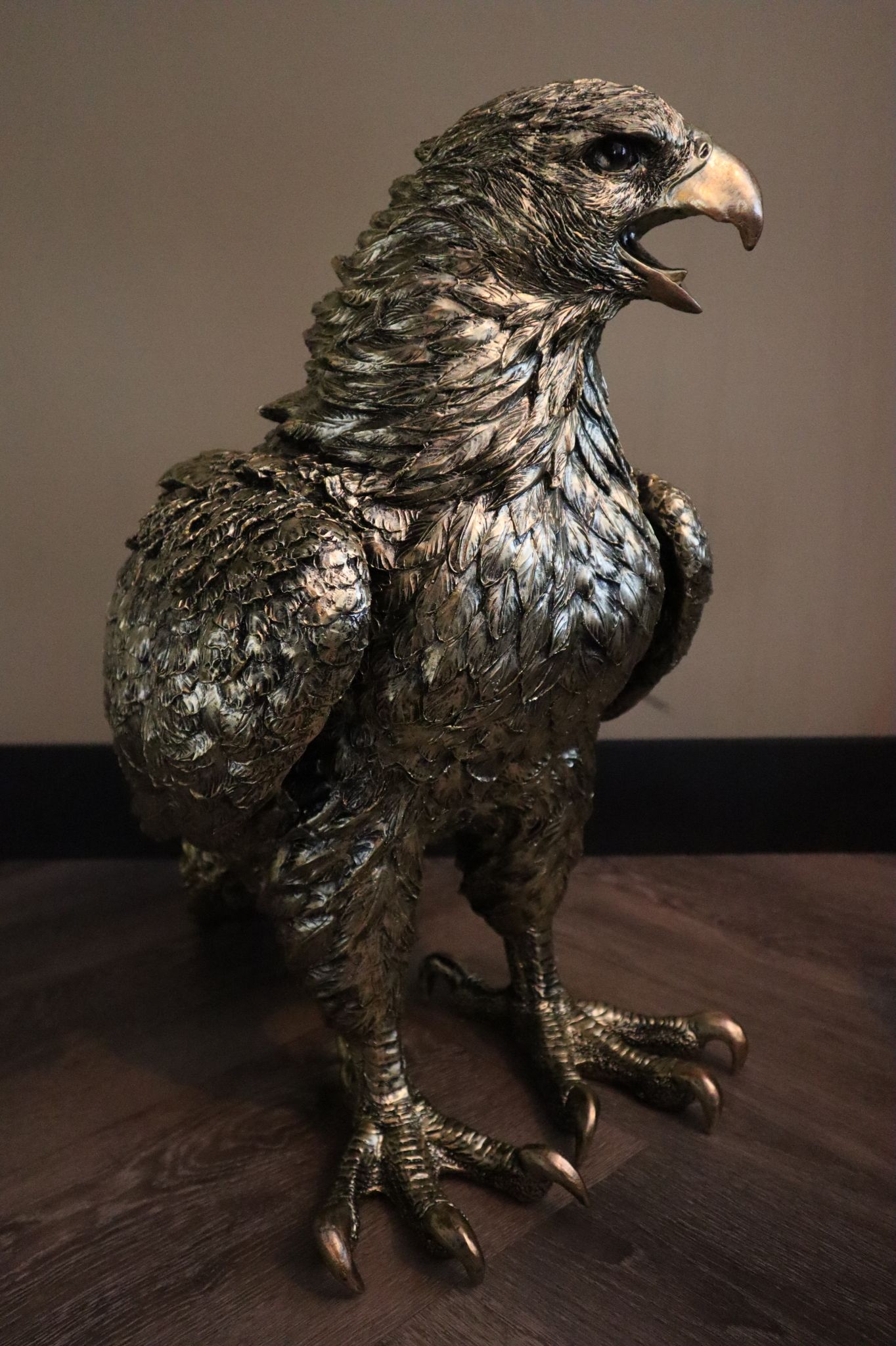 Arend beeld goud 54 cm dierenbeeld tuinbeeld exclusieve decoratie