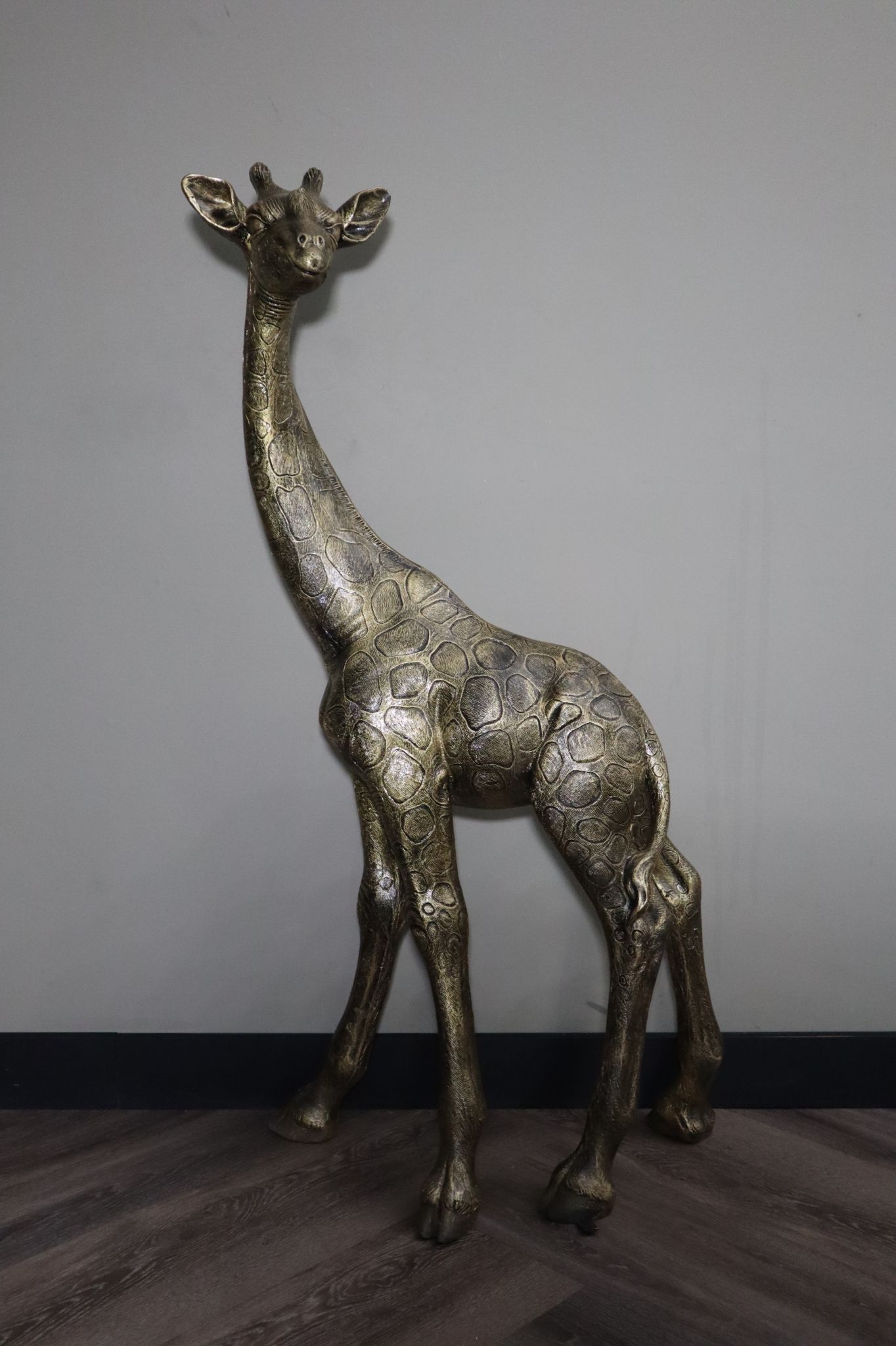 Giraffe beeld XL goud 120 cm tuinbeeld dierenbeeld luxe decoratie