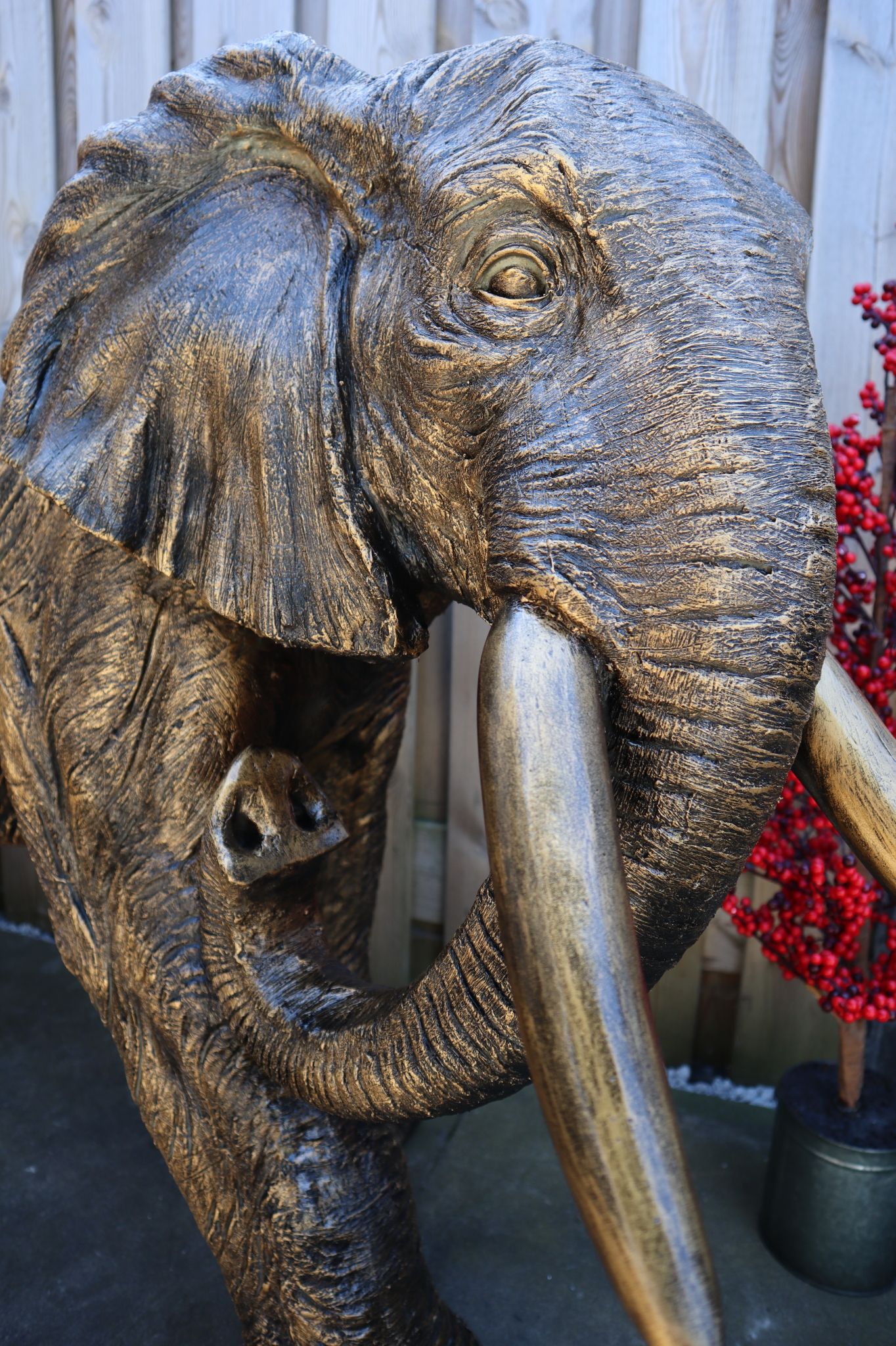Olifant dierenbeeld 140 cm goud staand groot tuinbeeld decoratie