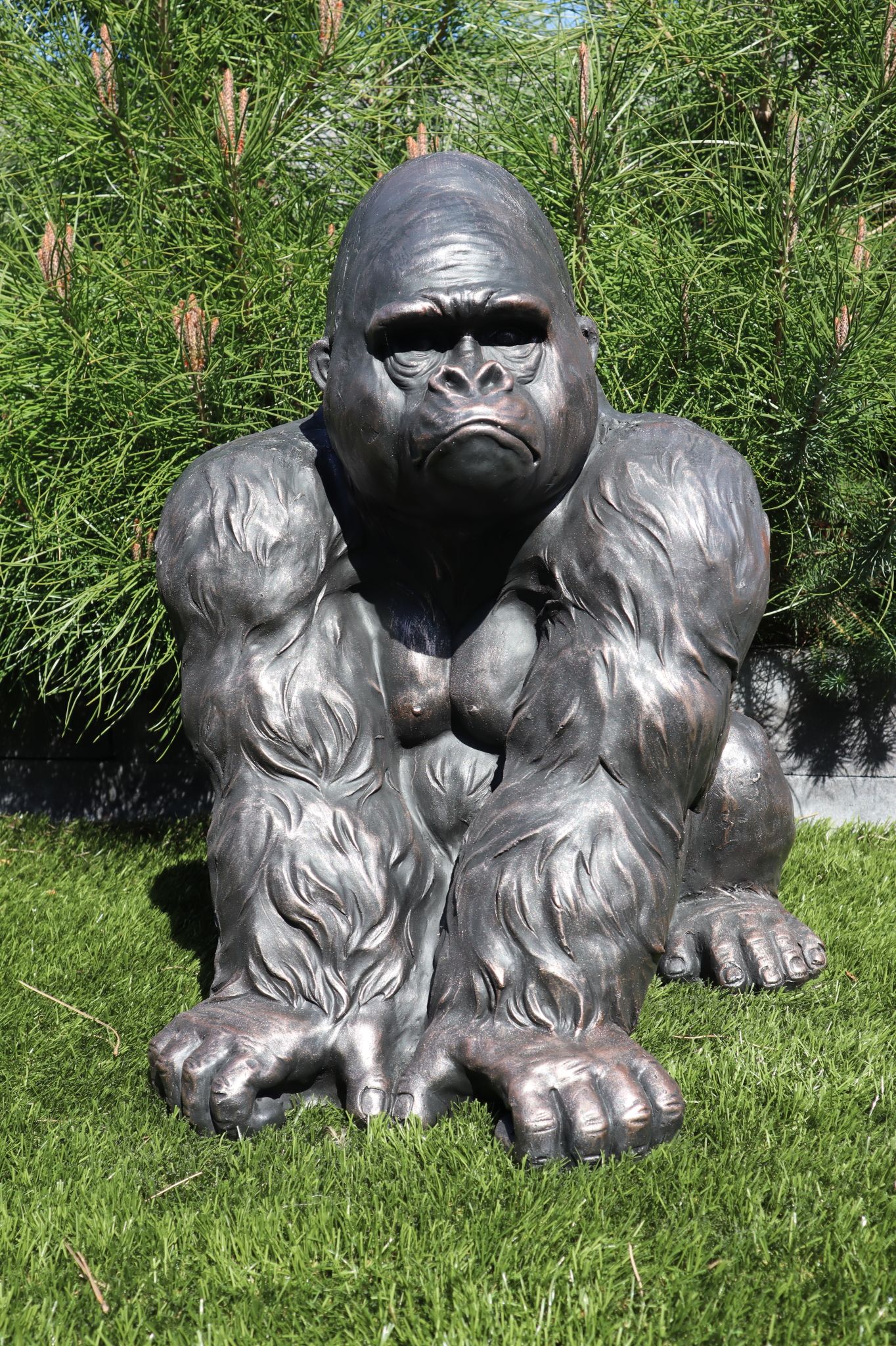 Bronzen gorilla beeld 58 cm realistisch dierenbeeld tuinbeeld