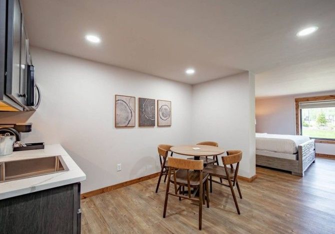 Lakeside Double Queen Room