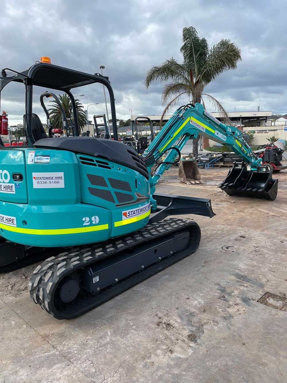5-Tonne-Excavator-Hire-Adelaide-Hitachi-ZX50U