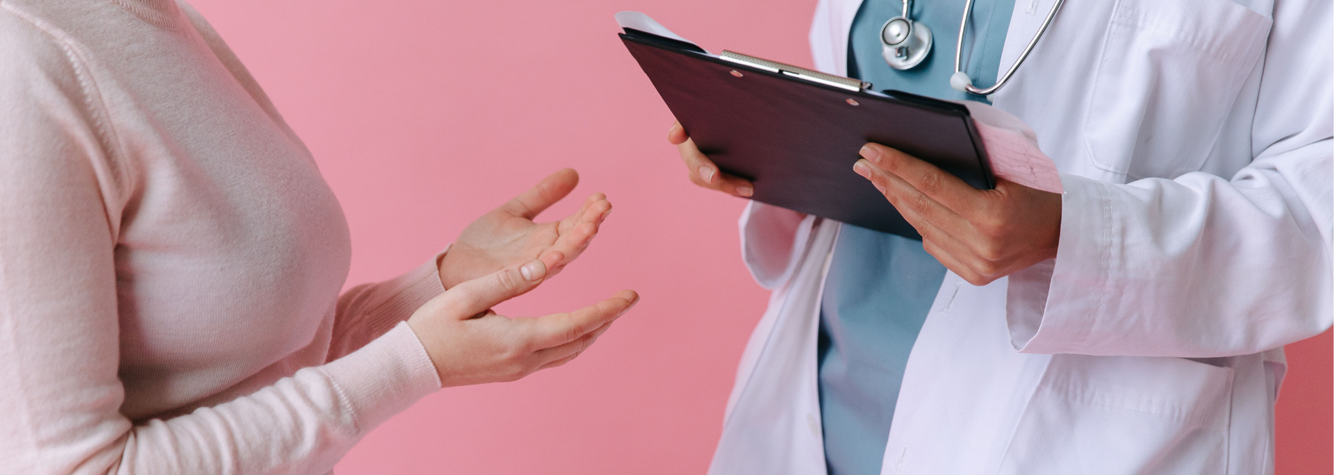Picture of a patient in consultation with a doctor. 