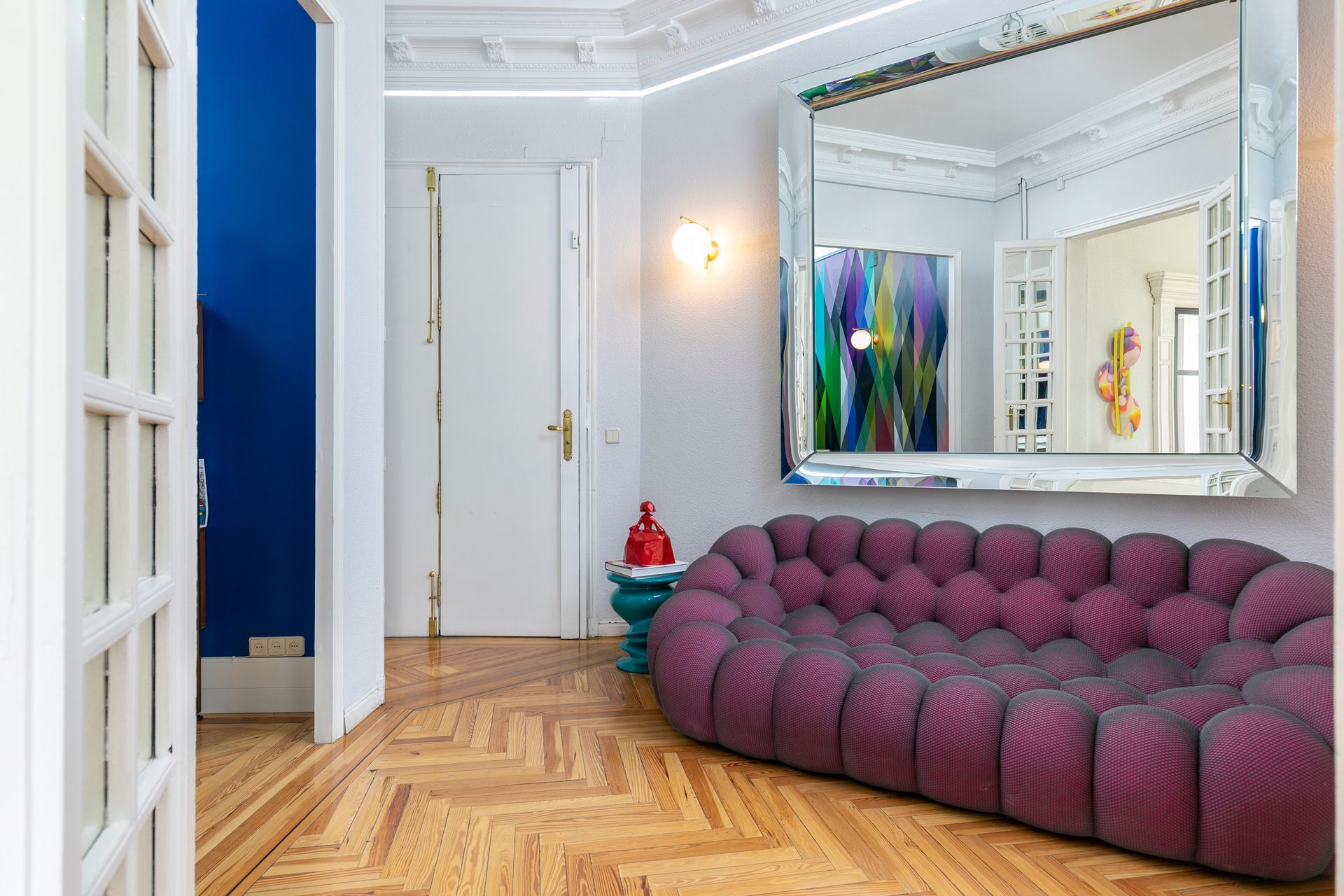 Interiorismo en oficinas de barrio de salamanca madrid, piezas de arte modernas