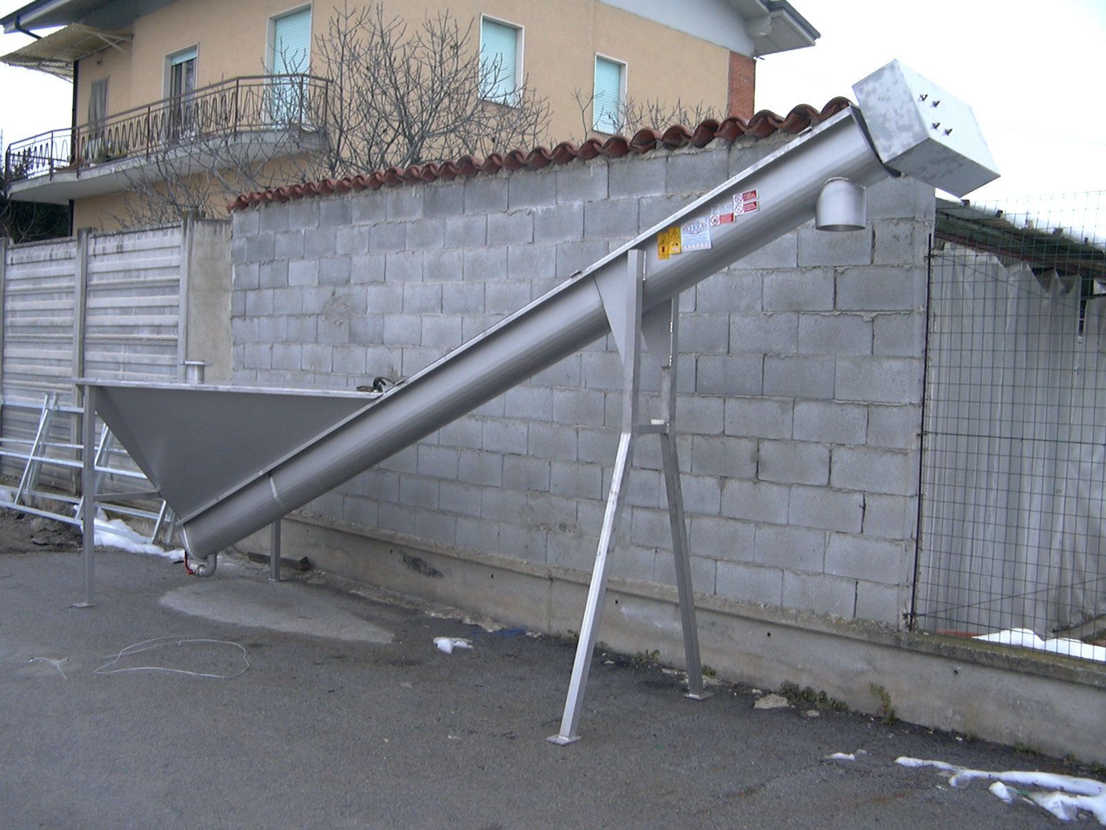 Nastro trasportatore o scivolo metallico 
