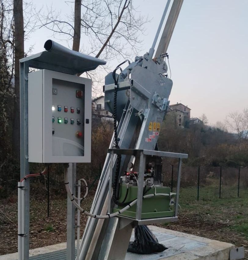 Paranco da esterno con pannello di controllo