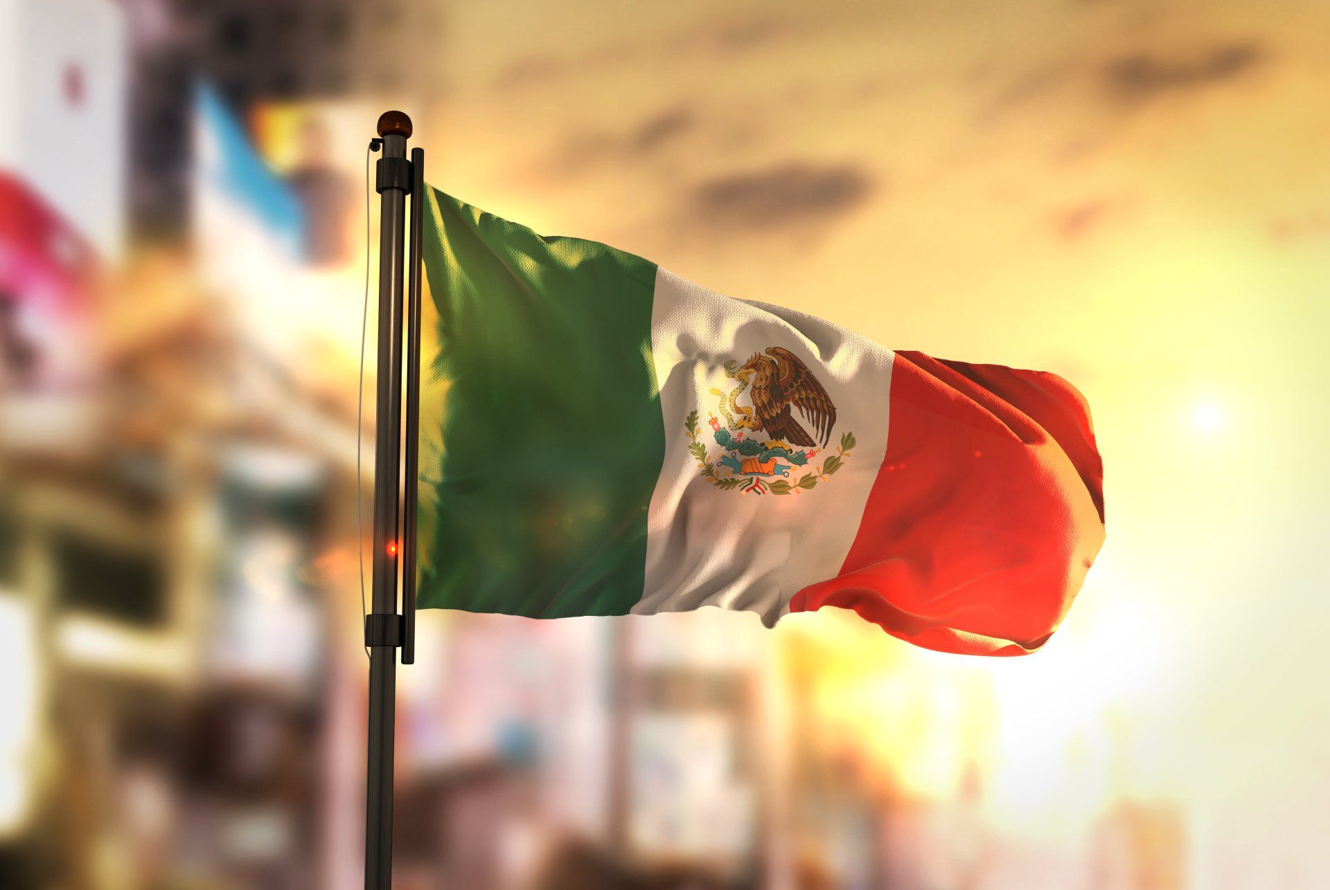 México, bandera, contra, ciudad, borrosa, plano de fondo México, bandera, contra, ciudad, borrosa, plano de fondo