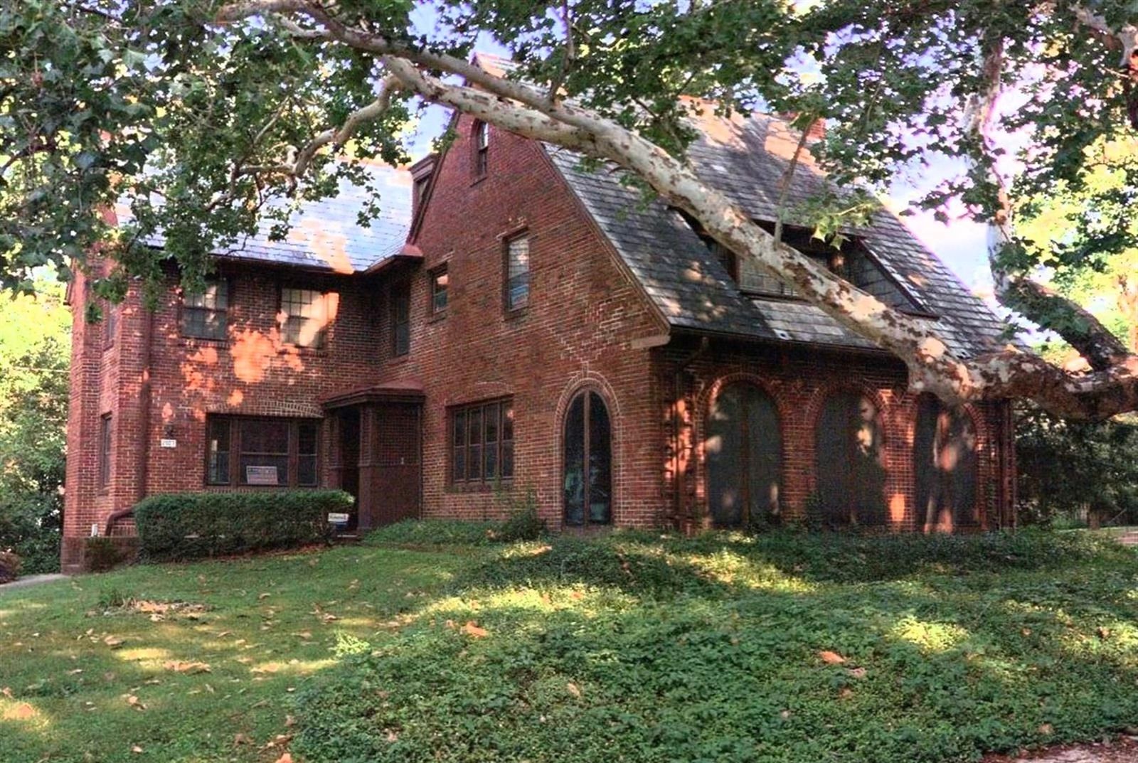 2027 Indianola Ave.