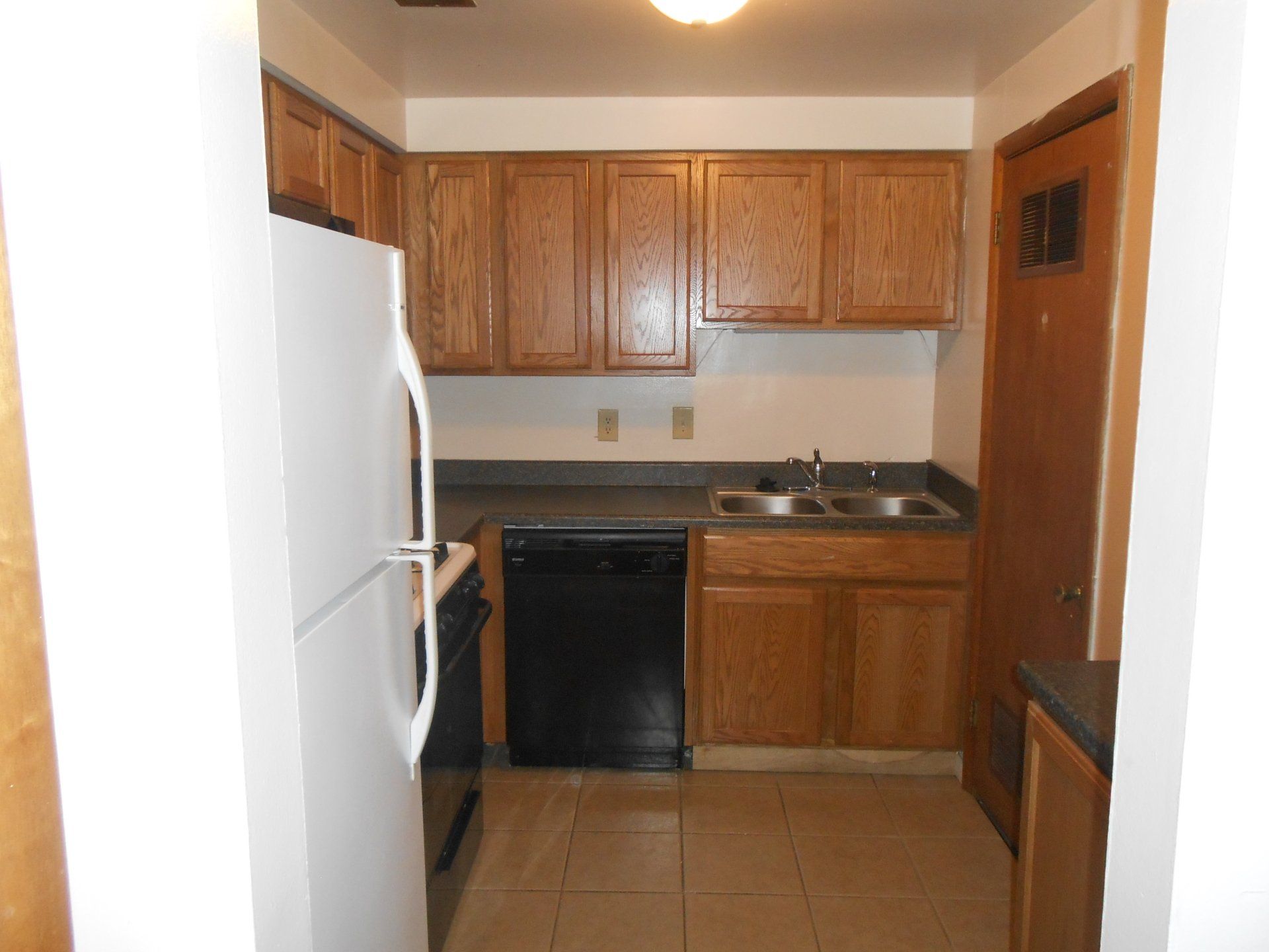 133 E Lane -Kitchen Apt 2D