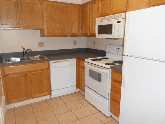 133 E Lane -Kitchen Apt 3A