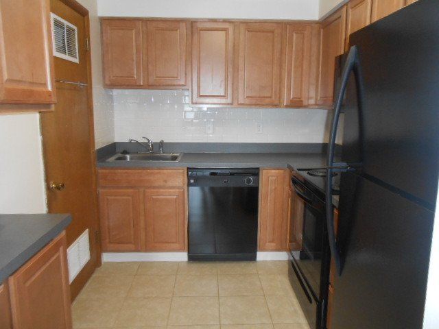 133 E Lane -Kitchen APT - 3C