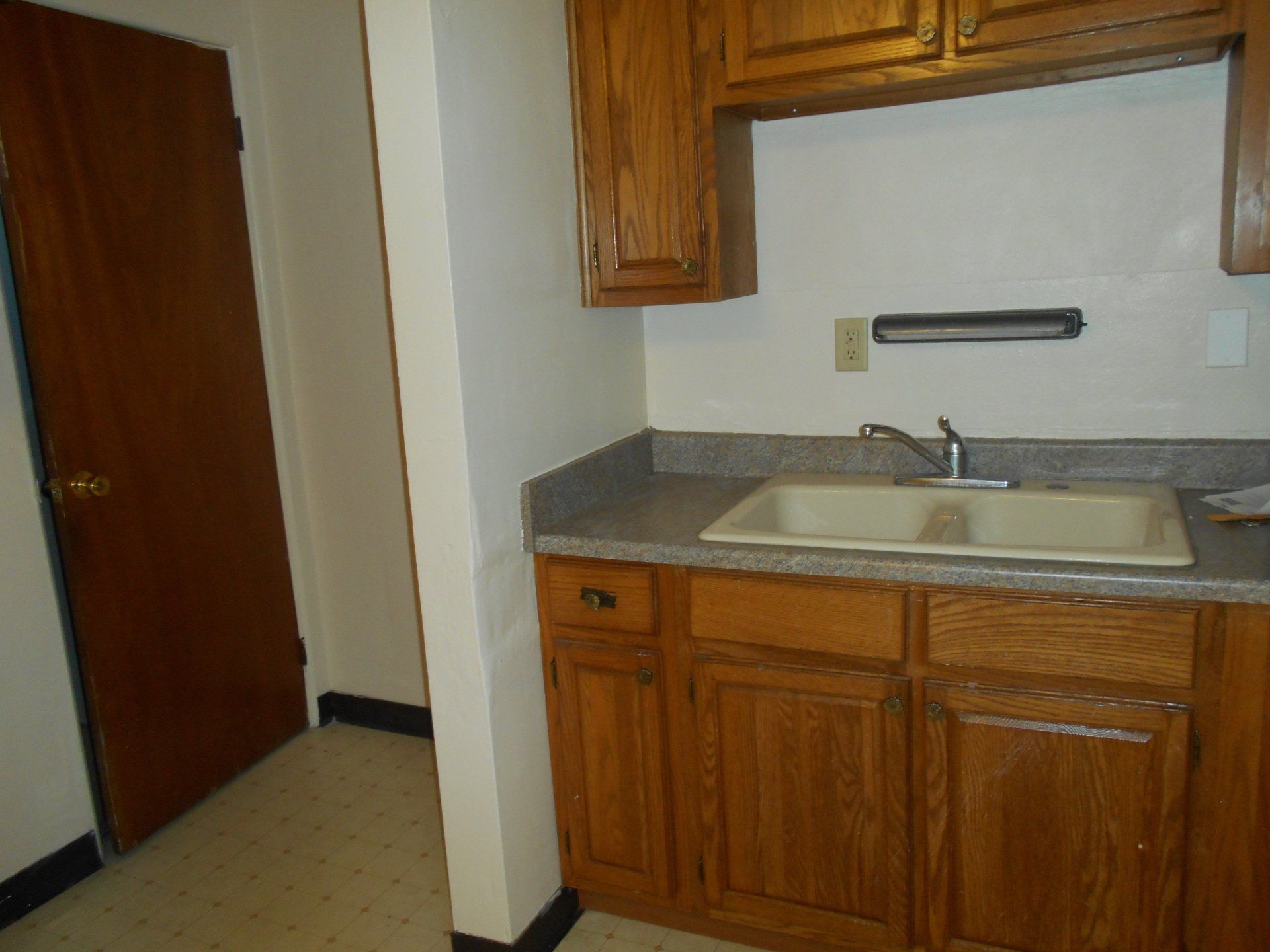134-136 W. Blake Ave. Kitchen 02