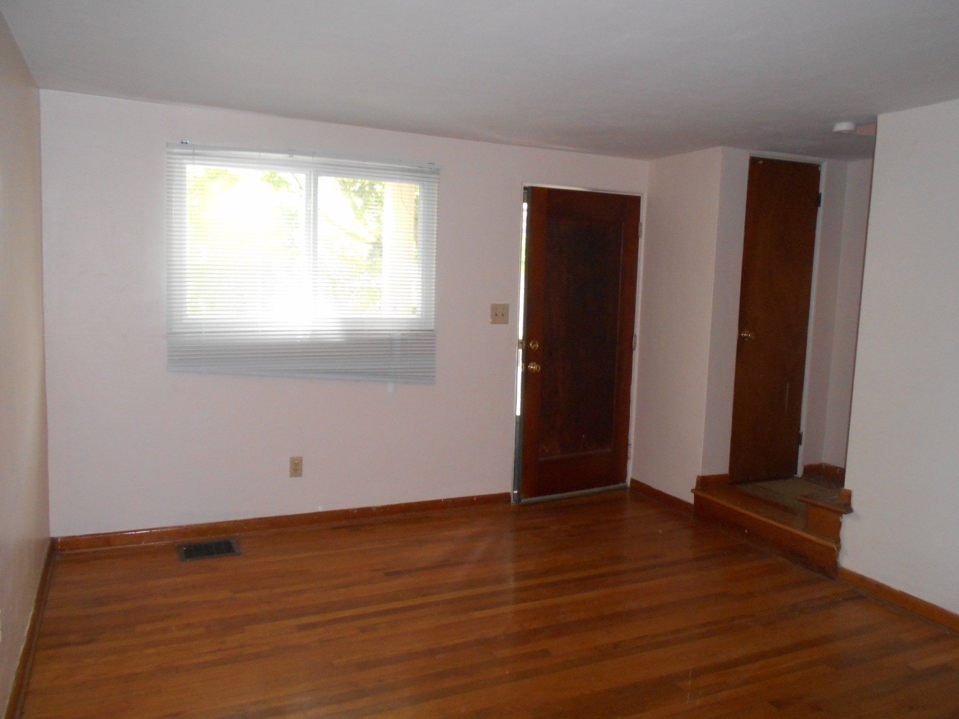 134-136 W. Blake Ave. Living Room 02
