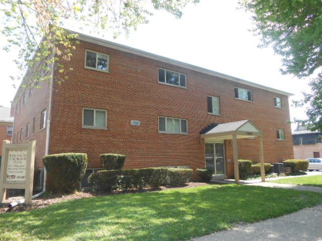 1382 Highland- Exterior