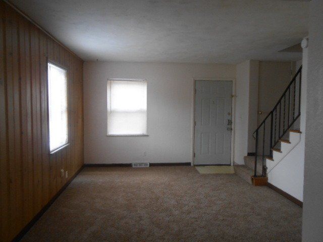 145 King Ave - Living Room 02