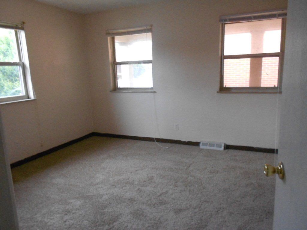 145 King Ave - Bedroom 02