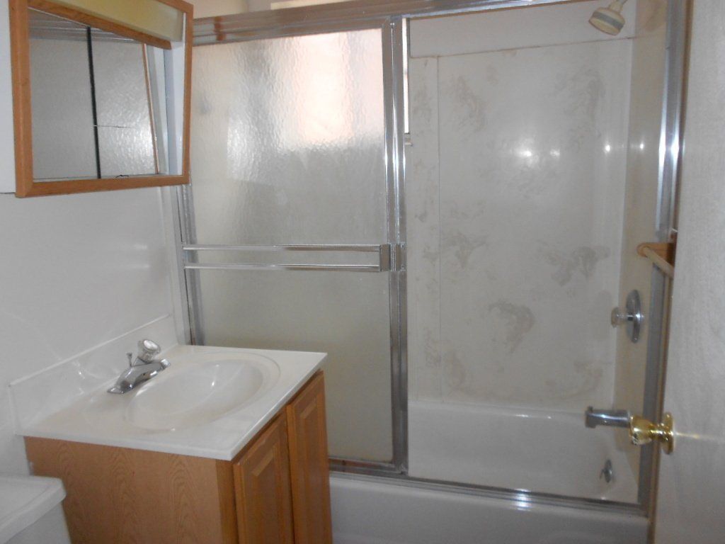 145 King Ave - Bathroom 02