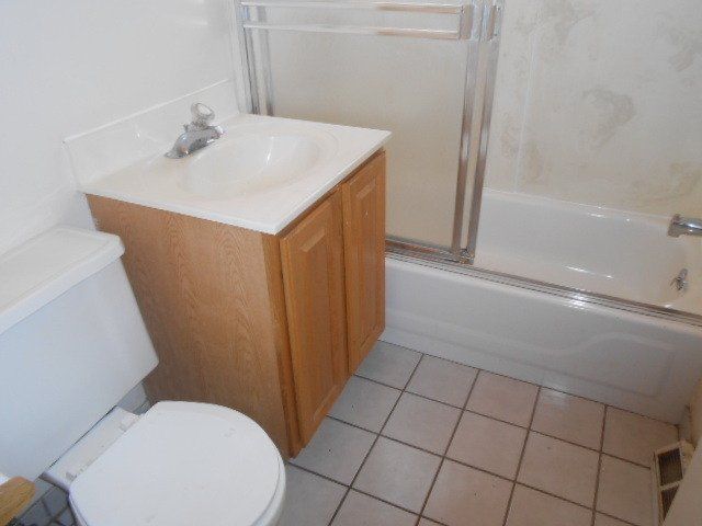 145 King Ave - Bathroom 03