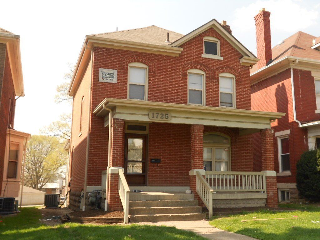 1725 Summit St.