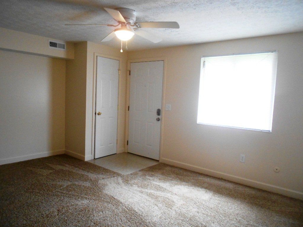175 E. Norwich - Living Room 08