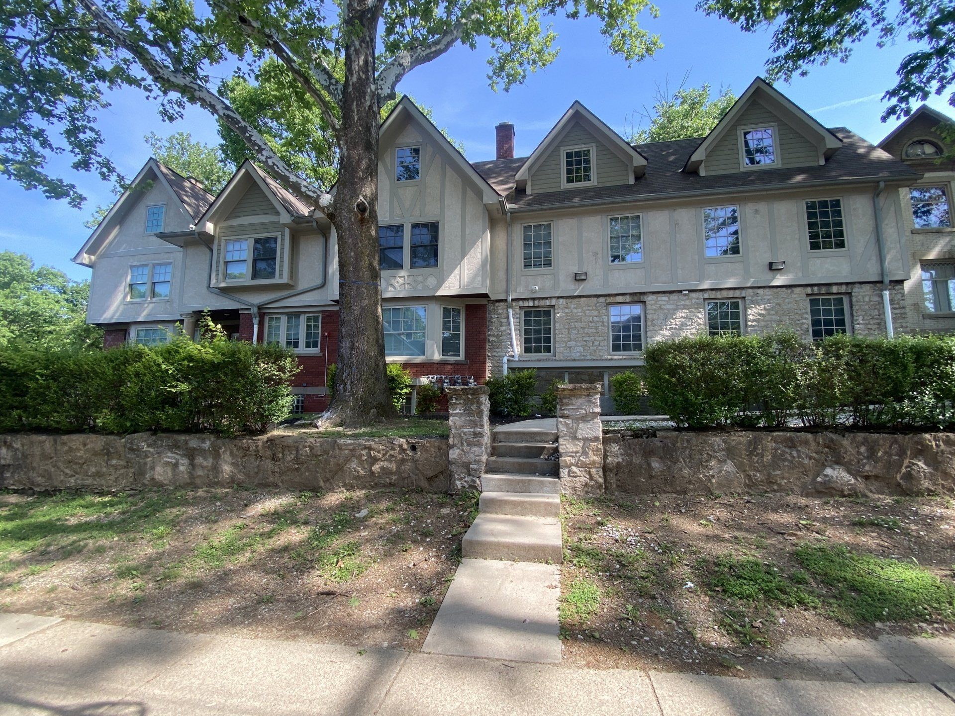 2000 Indianola Ave. Unit D