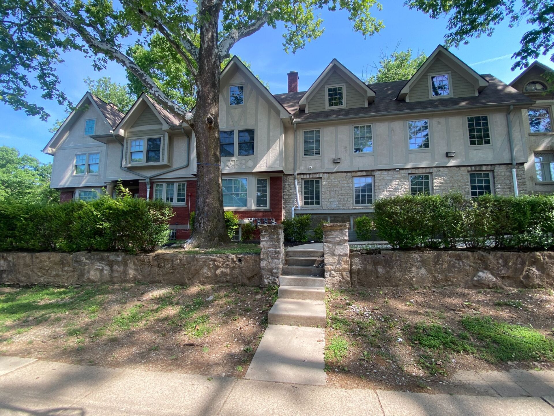 2000 Indianola Ave. Unit B