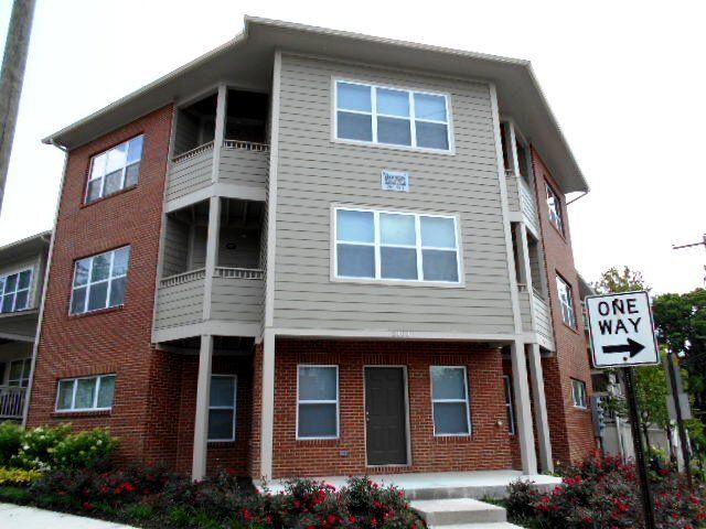 2492-2498 Neil Ave. - Exterior 02