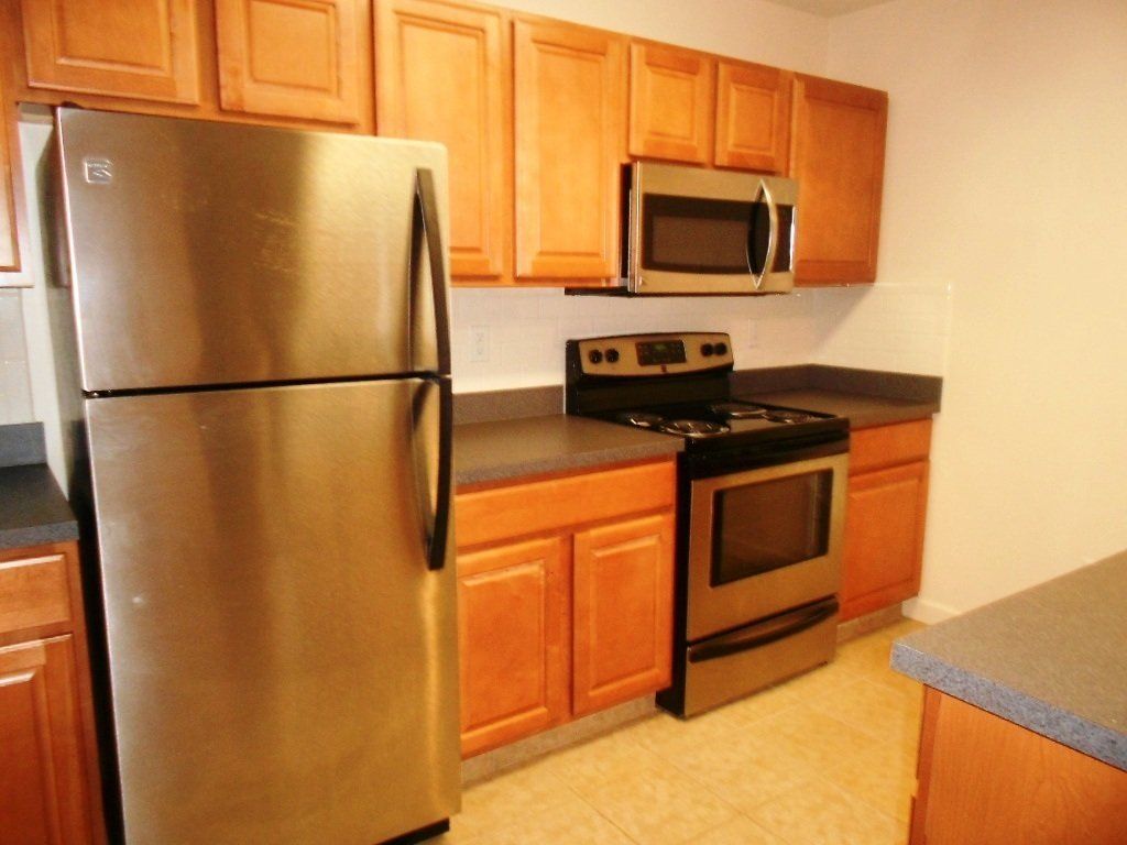 2492-2498 Neil Ave. - Kitchen 05