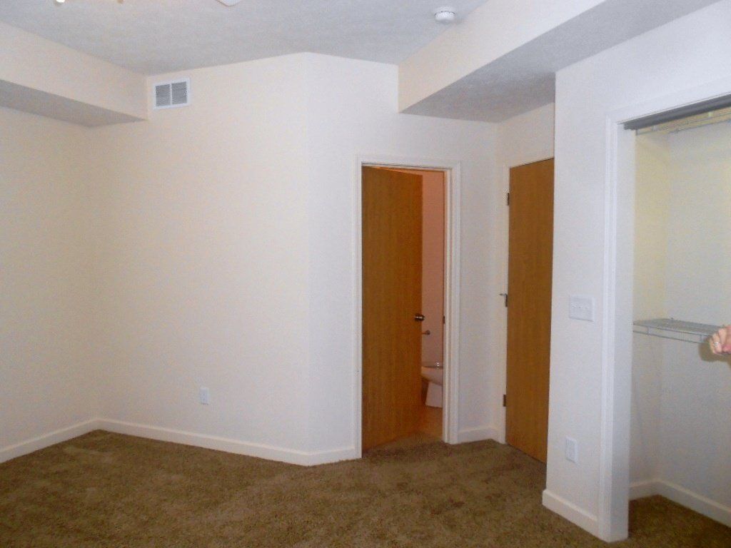 2492-2498 Neil Ave. -Bedroom 05