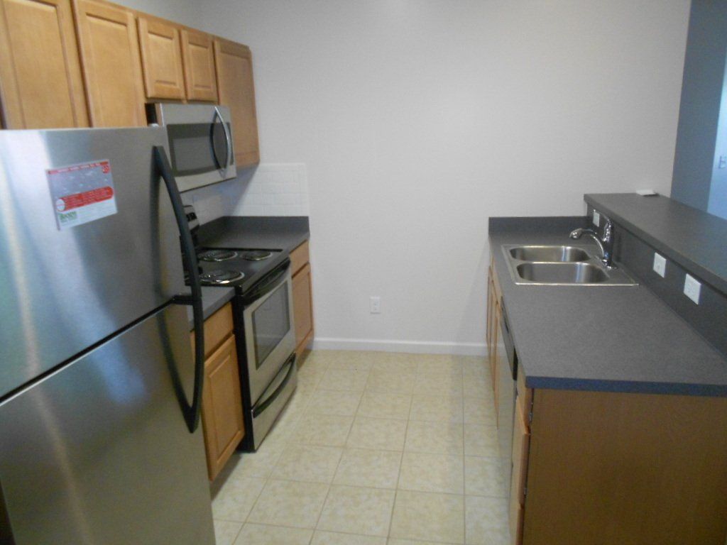 2492-2498 Neil Ave. - Kitchen 06