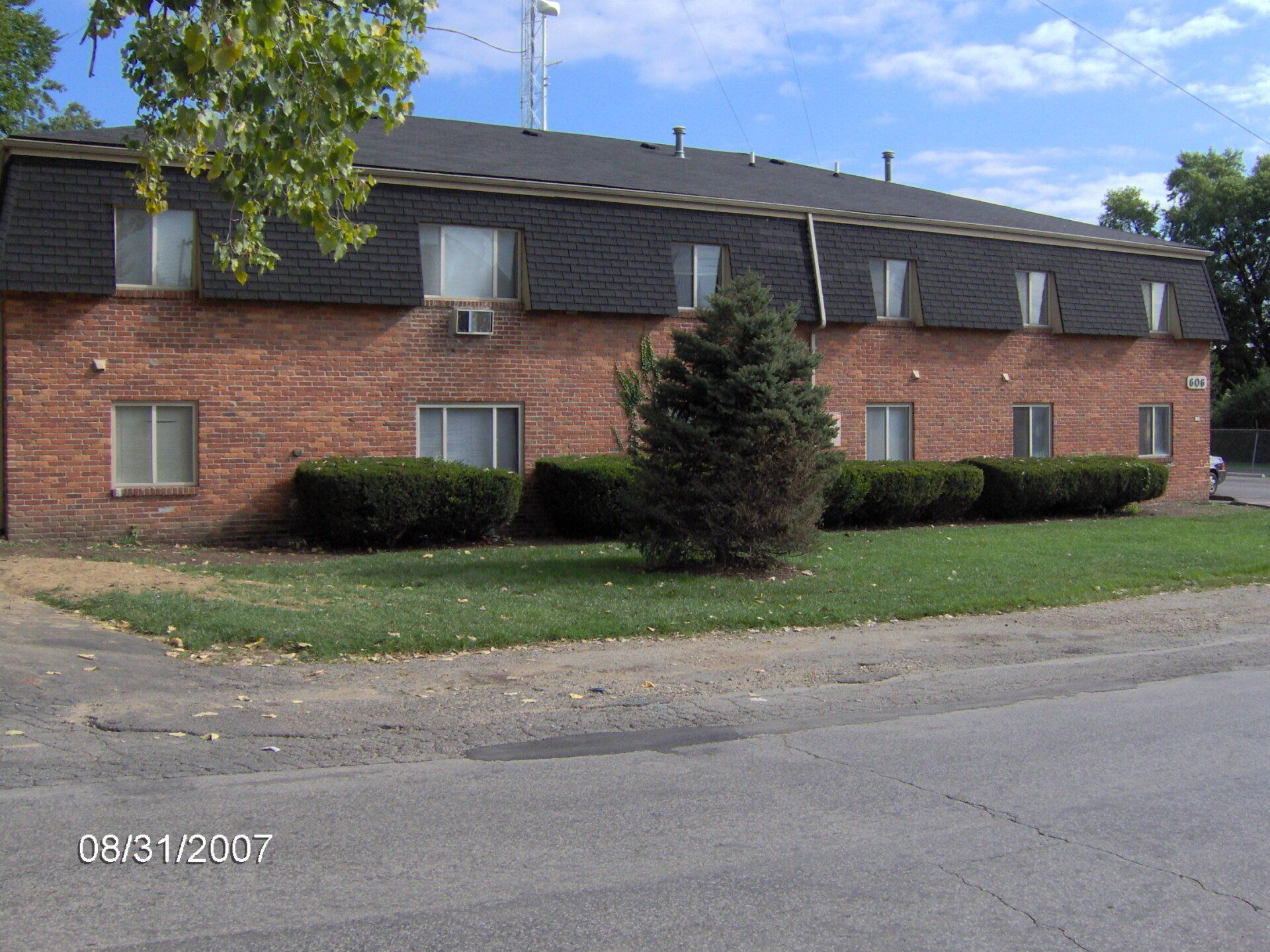 606 Riverview Dr.  Exterior