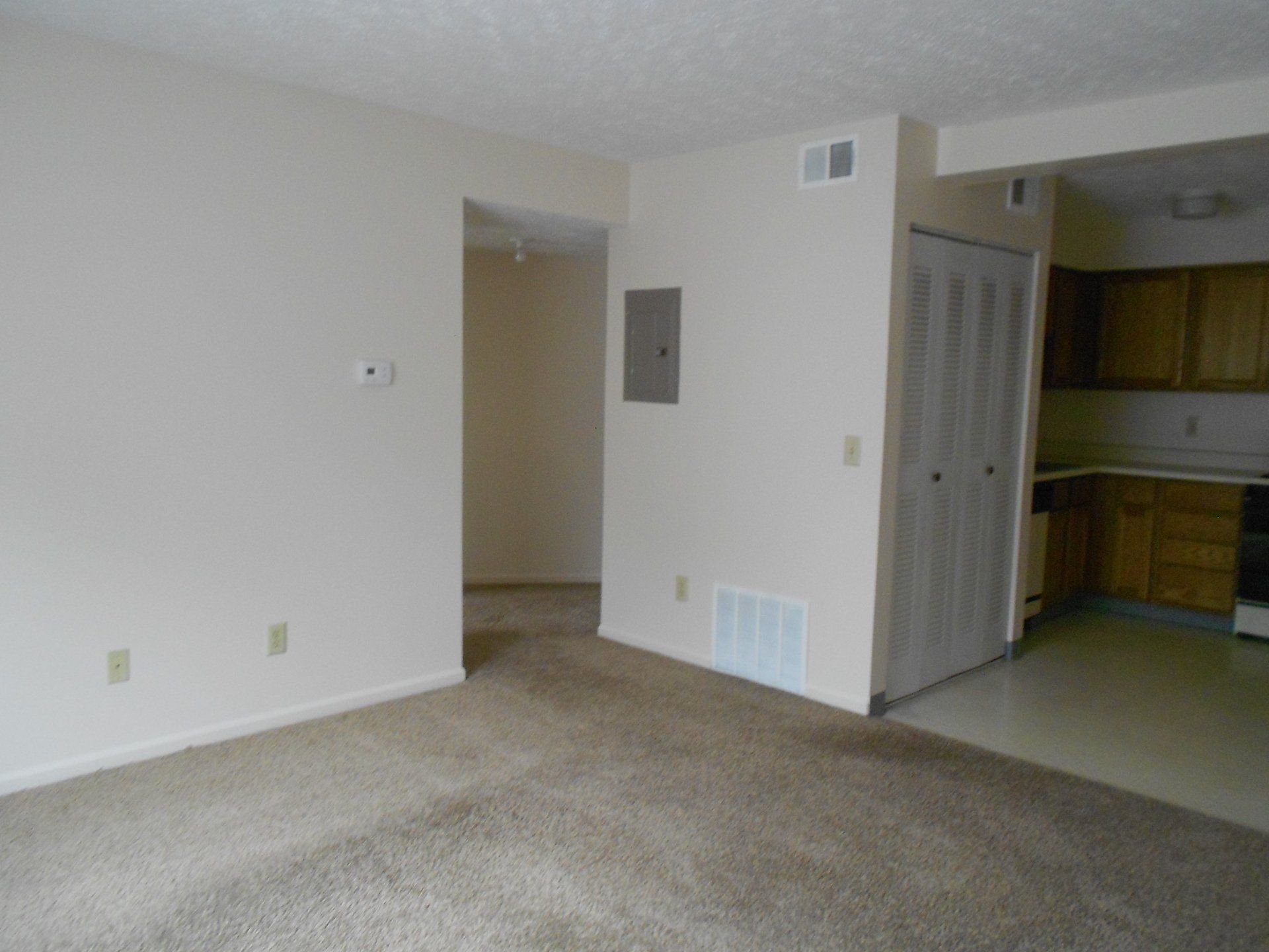 606 Riverview Dr