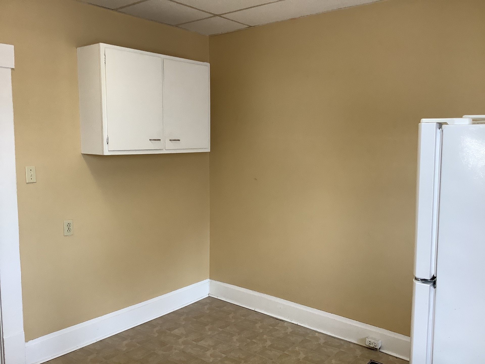 2307 N. High St laundry room