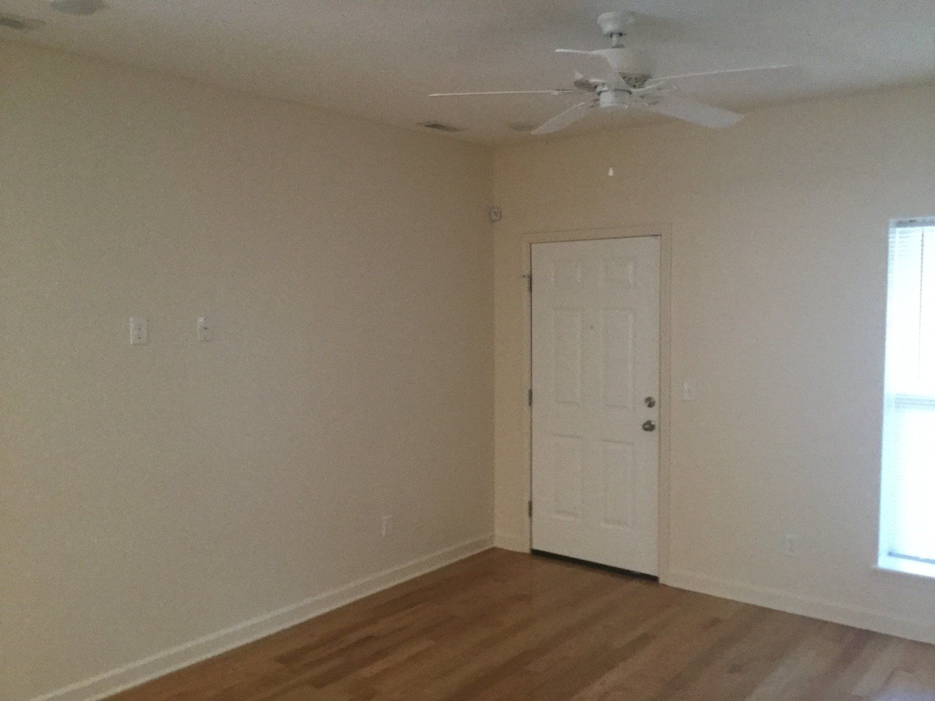 95 E. 11th Ave Apt. C bedroom