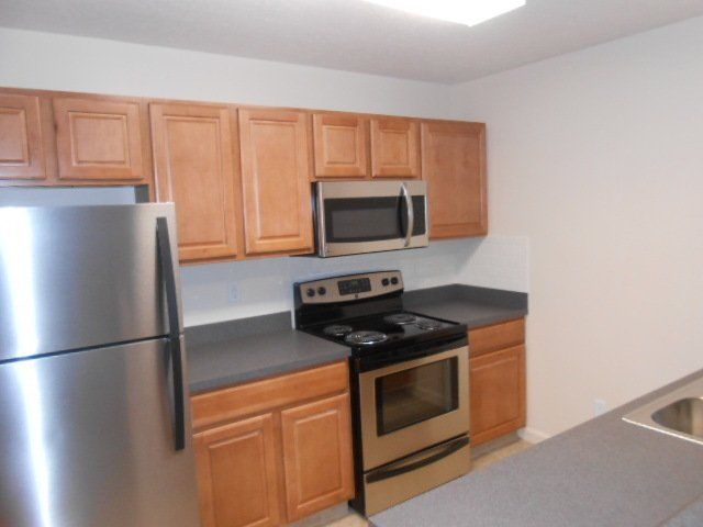 2492-2498 Neil Ave. - Kitchen 03
