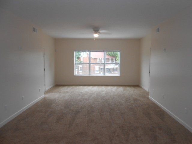 2492-2498 Neil Ave. - Bedroom 01