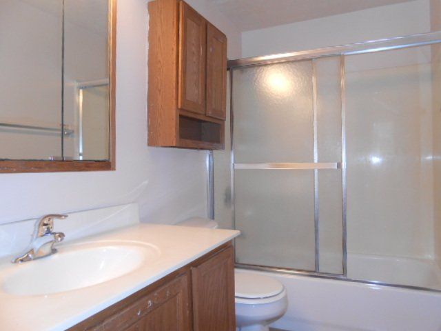 130 W. Maynard - Bathroom Apt 1A