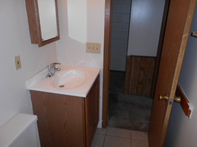 174 W. 9th Ave. Apt. D - Bathroom 01